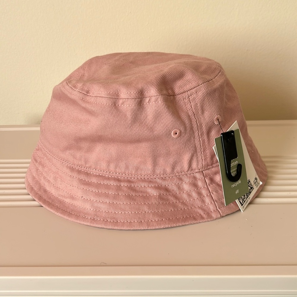 Men’s pink bucket hat